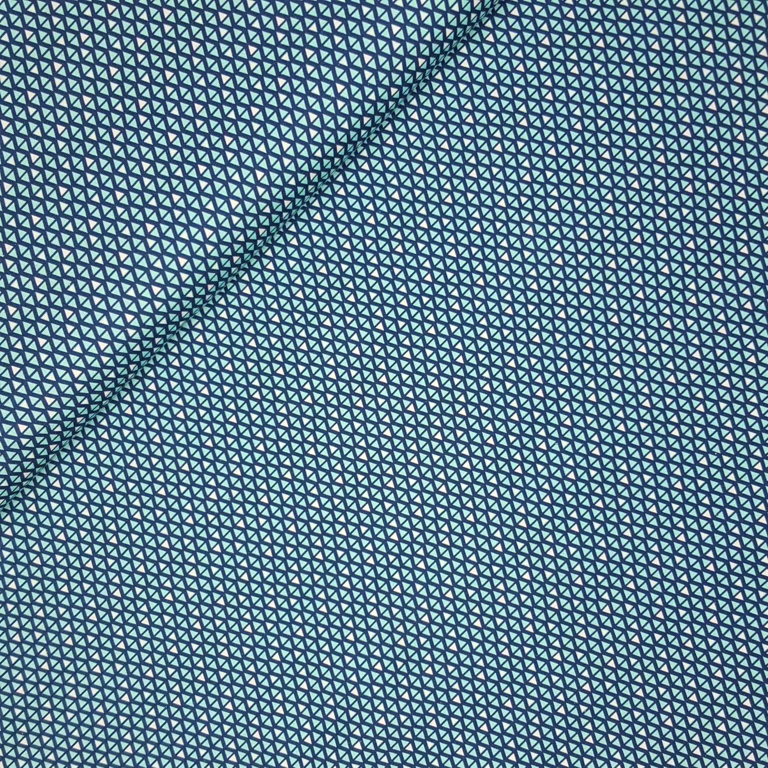 Mainly triangles blauw tricot